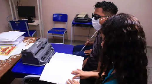 Dia Nacional do Cego: estudantes em Belém lançam livro sobre 200 anos da Independência do Brasil