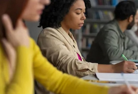 Preconceito e discriminação dificultam êxito acadêmico de estudantes negros