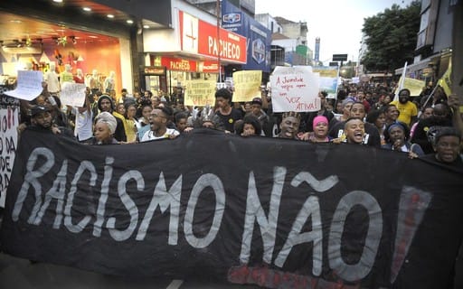 Crimes de racismo e a ofensiva política